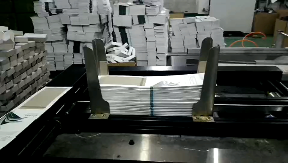 浙江全自動(dòng)帶翻版電子產(chǎn)品盒組裝機(jī)