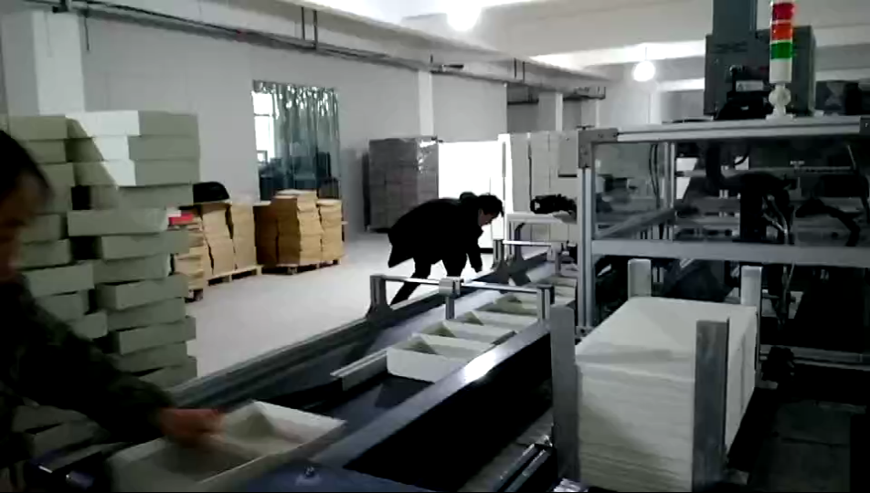 嘉興全自動電子產品類包裝盒組裝機